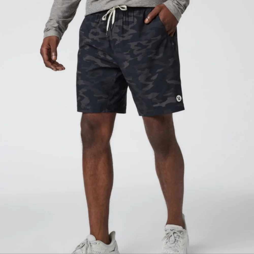 Vuori Kore Black Camo Athletic Shorts Lined - S
